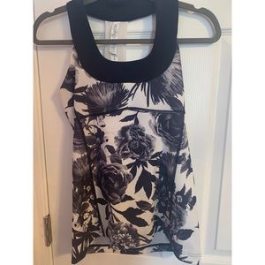 Lululemon Scoop Neck Tank Rare Floral EUC size 6